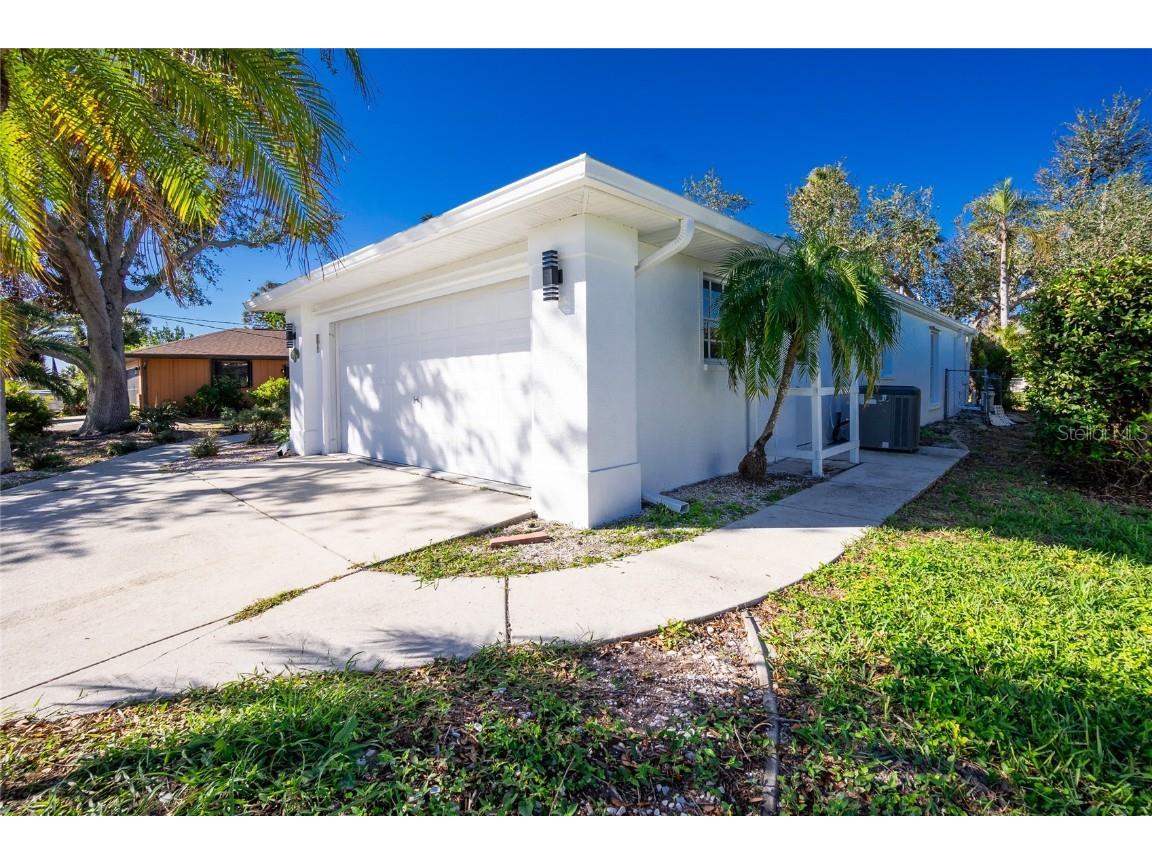 217 Rotonda Circle Rotonda West FL 33947 D6144287 image4