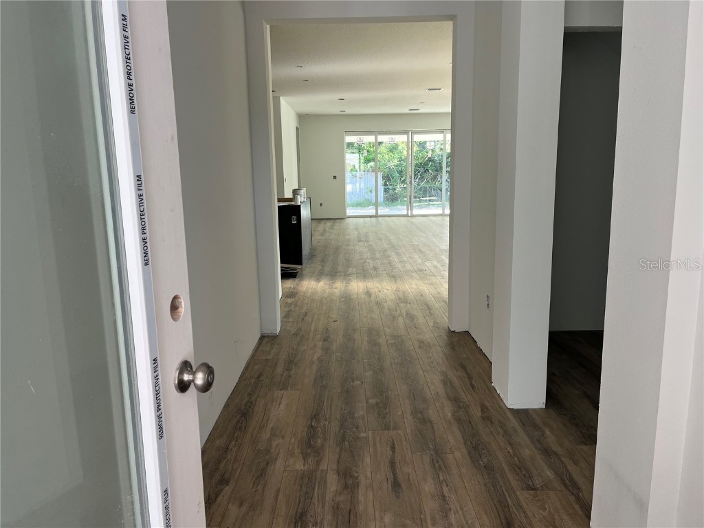 217 S Shade Avenue Sarasota FL 34237 A4628117 image2