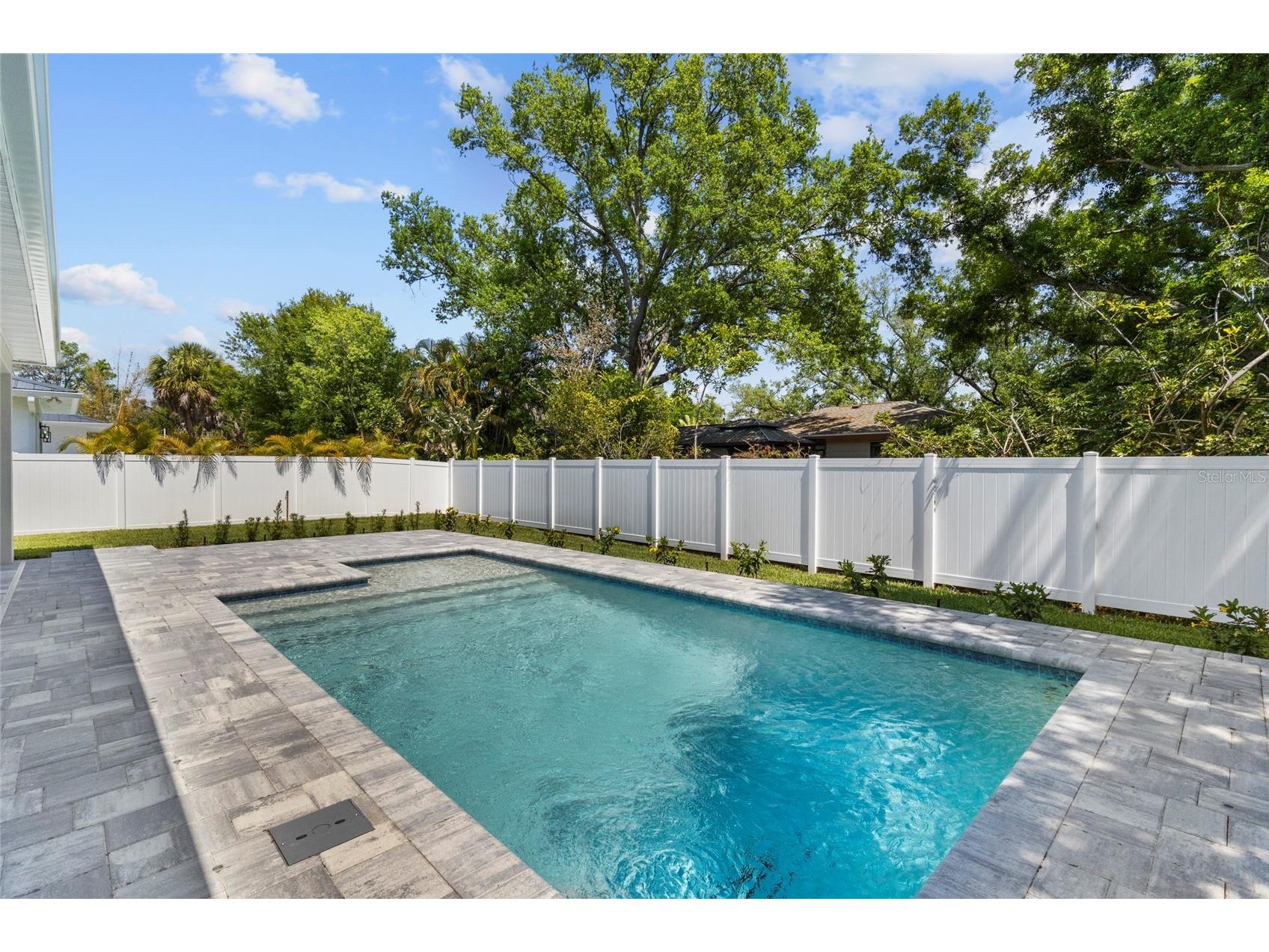 217 S Shade Avenue Sarasota FL 34237 A4628117 image46