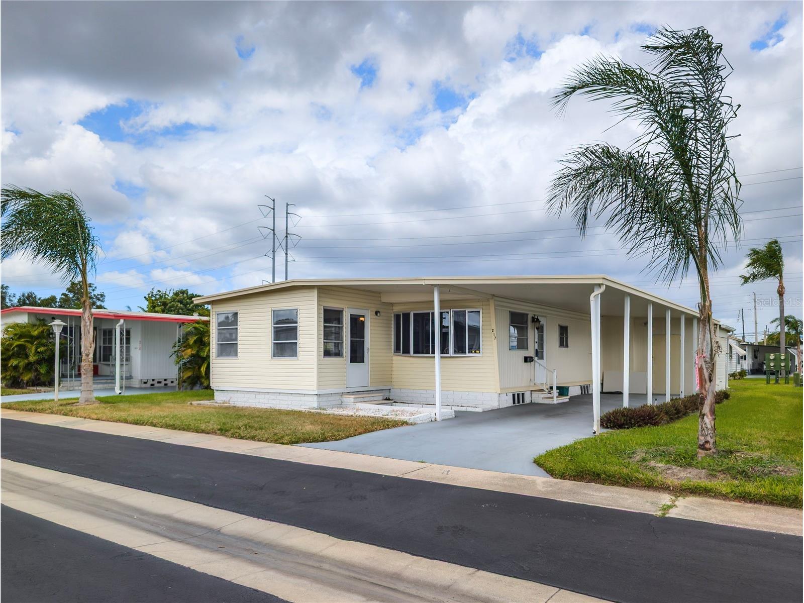 217 Seagull Drive Tarpon Springs FL 34689 TB8431973 image1