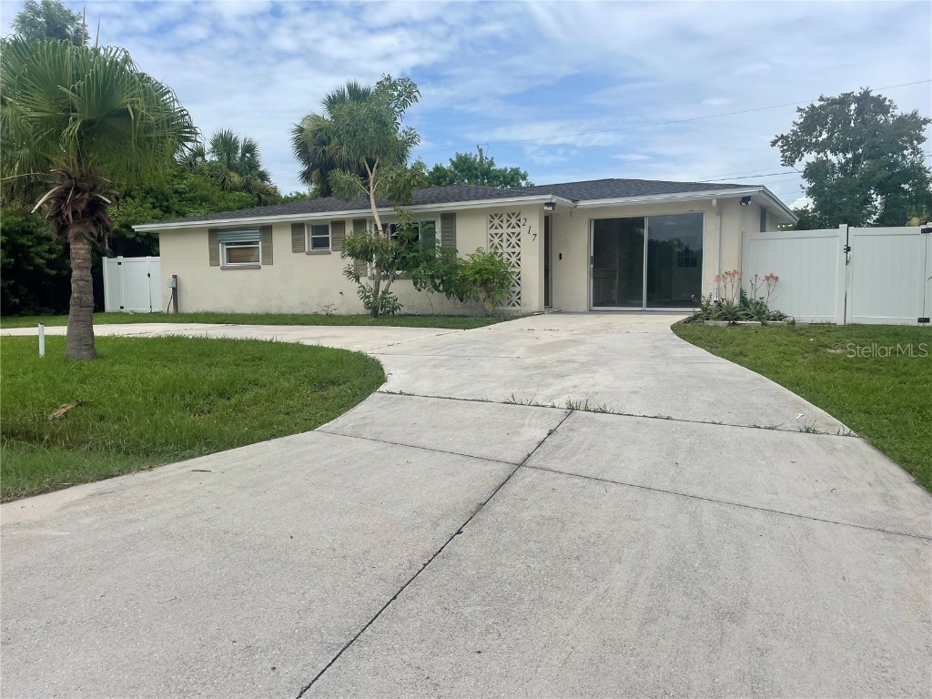 217 Seminole Boulevard NW Port Charlotte FL 33952 C7490534 image1