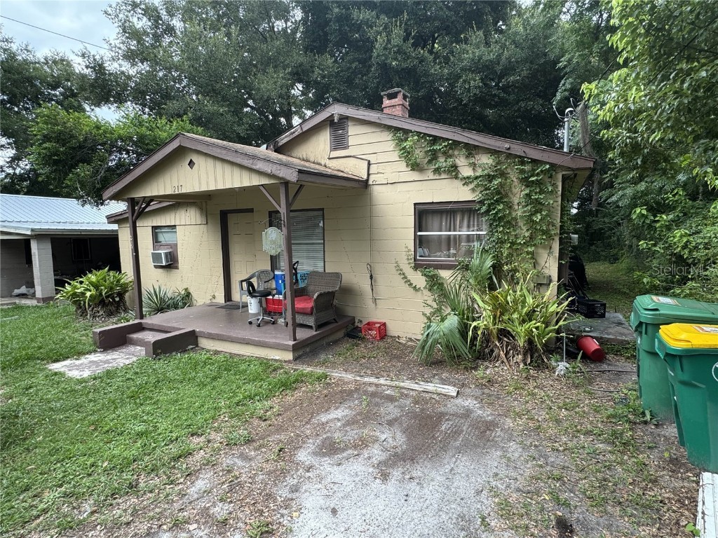 217 W Chelsea Street Deland FL 32720 A4620298 image1