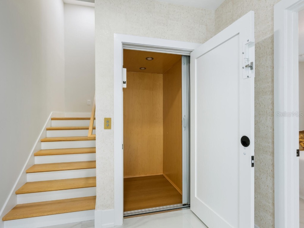 2170 Fruitville Road Sarasota FL 34237 A4620441 image11