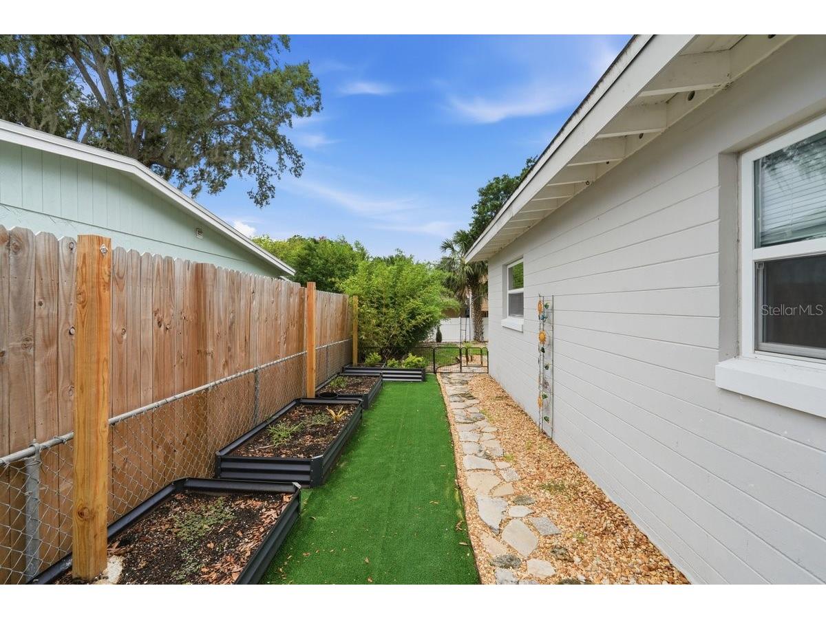 2170 Robinhood Trail South Daytona FL 32119 NS1088314 image44