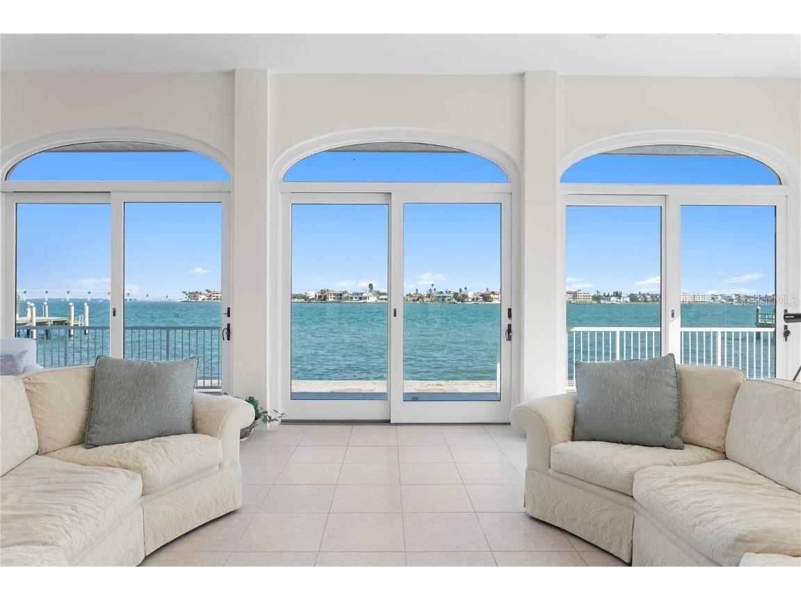 2171 E Vina Del Mar Boulevard Saint Pete Beach FL 33706 - PASS A GRILLE CHANNEL TB8370335 image1