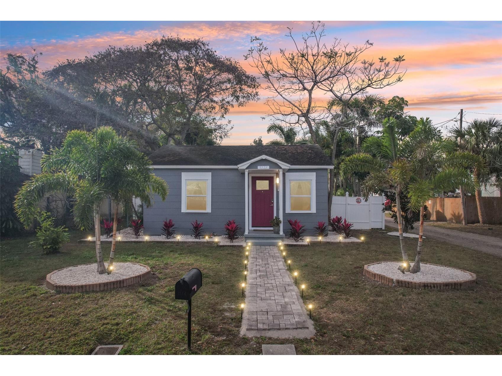 2172 42nd Avenue N Saint Petersburg FL 33714 TB8463488 image1