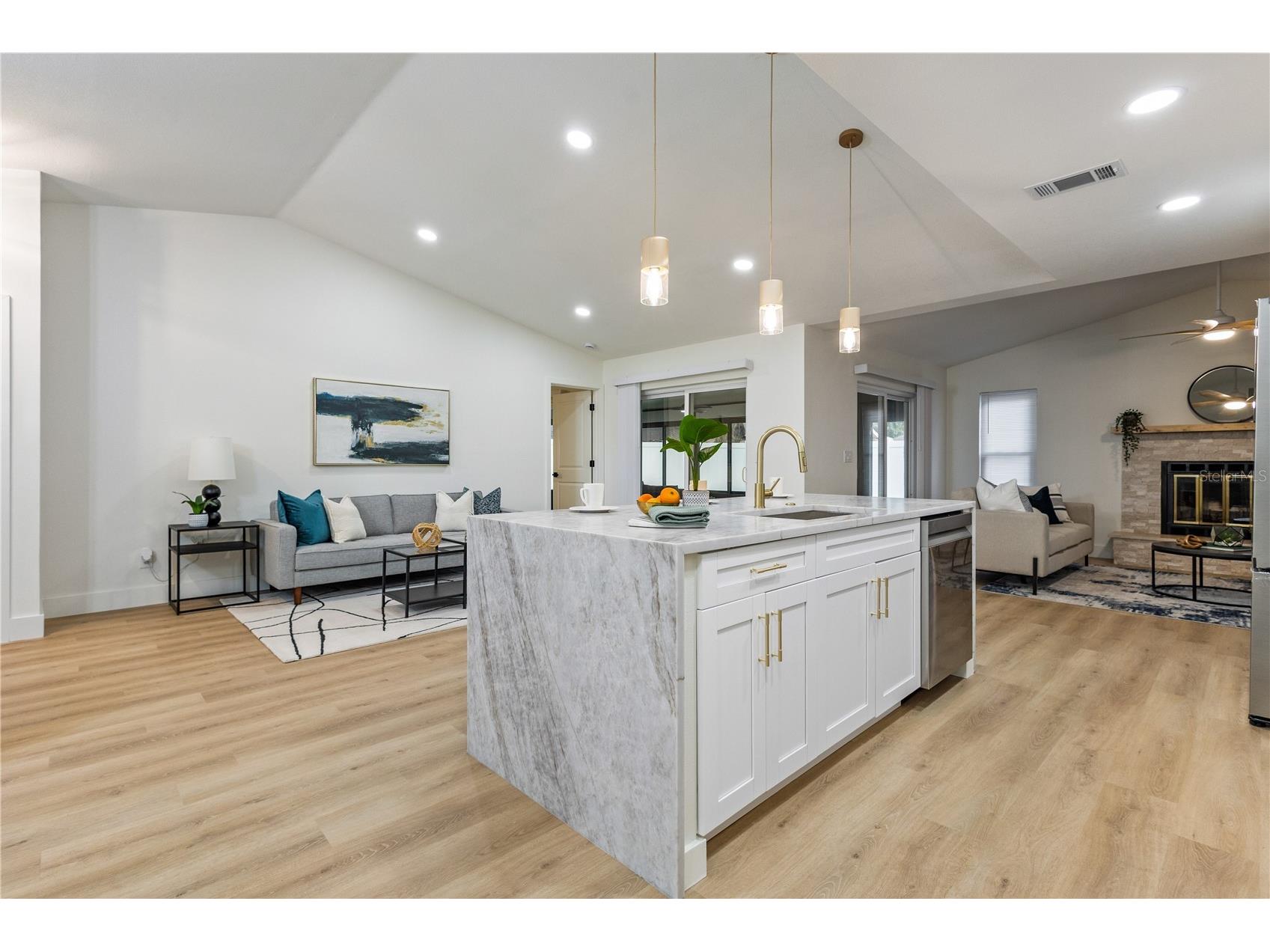 2173 Cypress Point Drive N Clearwater FL 33763 TB8498259 image15