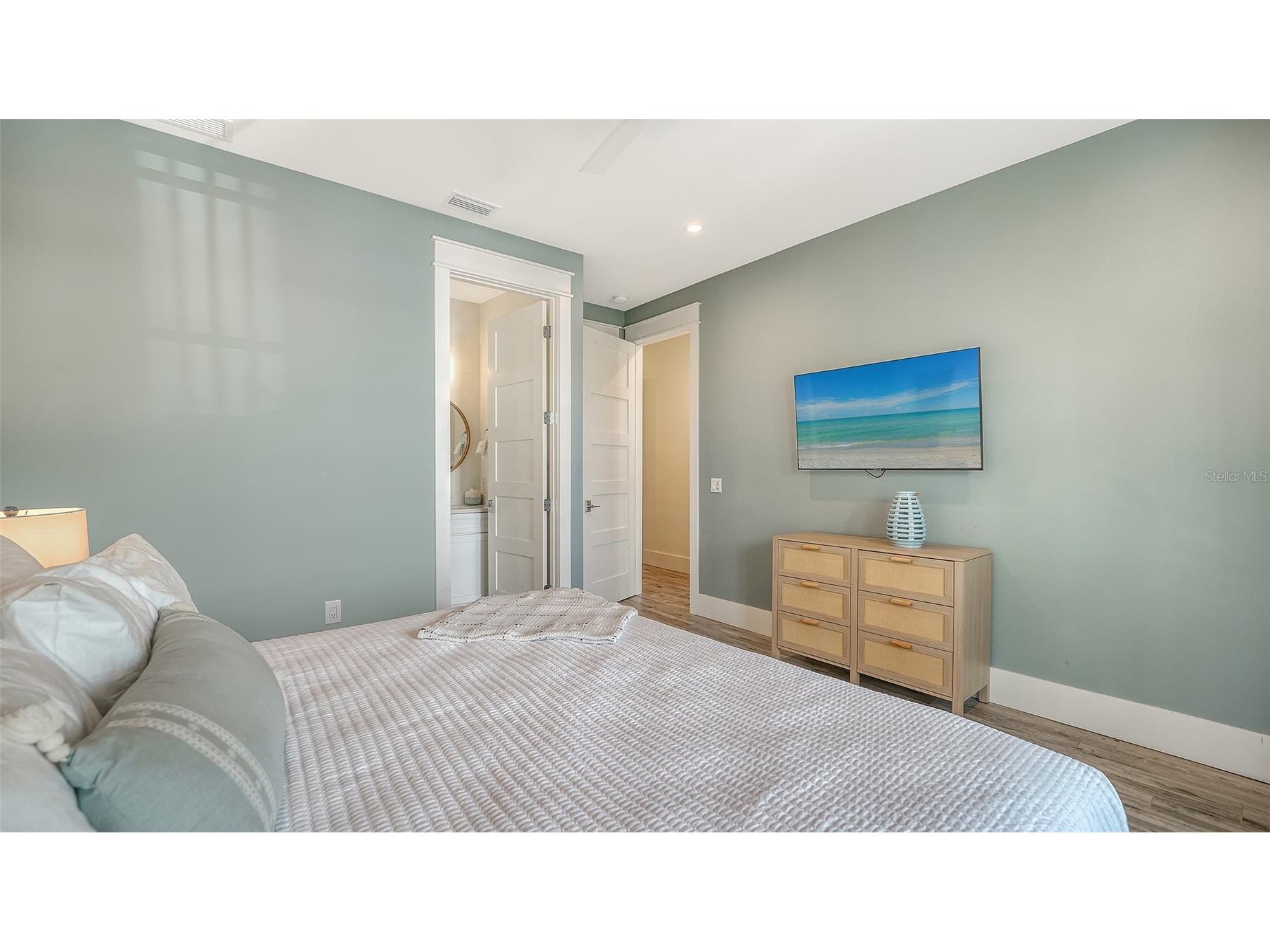 2175 Avenue A Bradenton Beach FL 34217 A4678111 image39