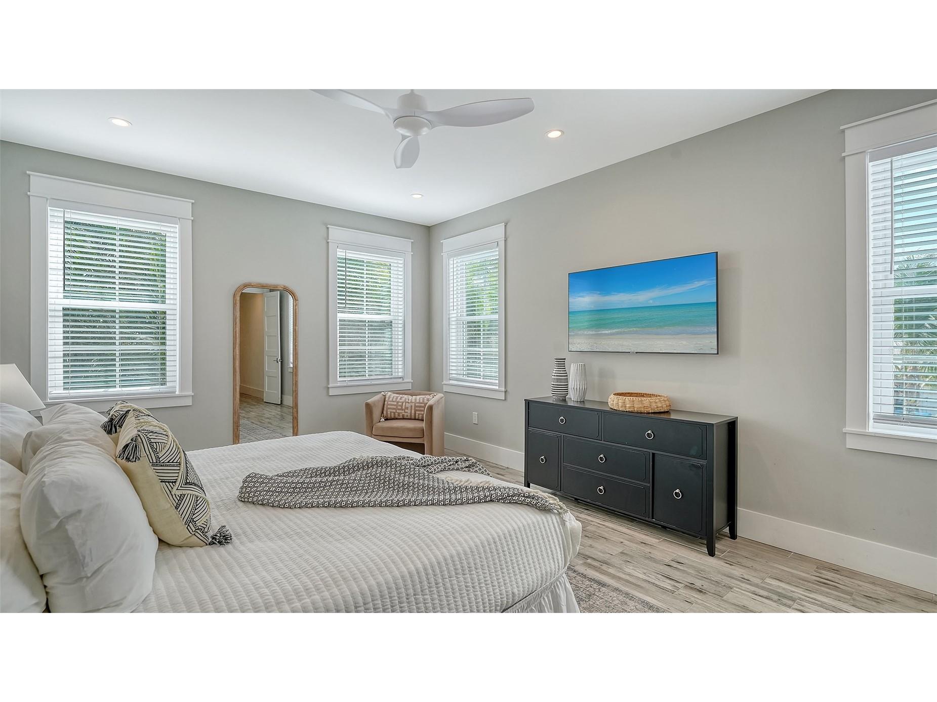 2175 Avenue A Bradenton Beach FL 34217 A4678111 image42