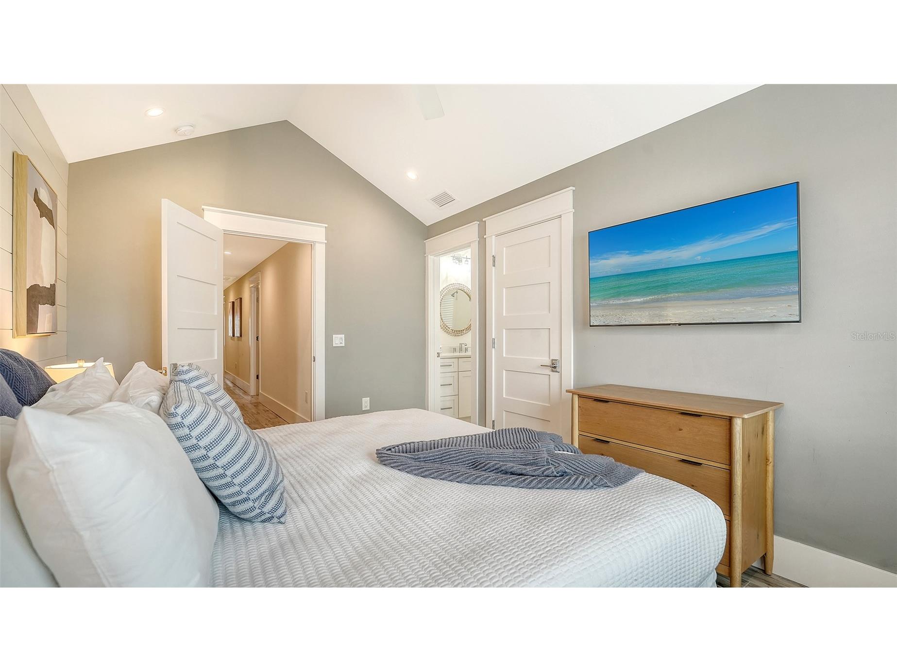 2175 Avenue A Bradenton Beach FL 34217 A4678111 image64