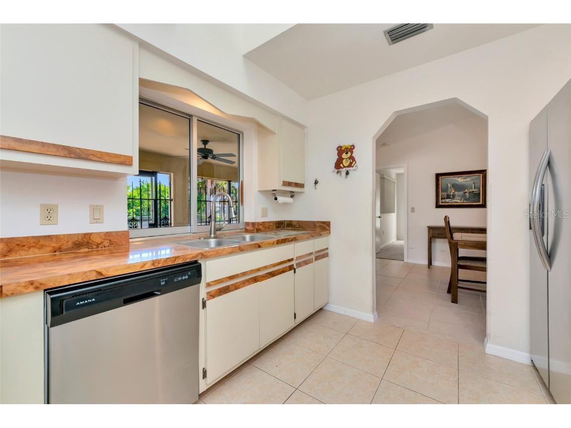 2176 Barksdale Street Port Charlotte FL 33948 - COURTLAND WATERWAY A4672149 image10