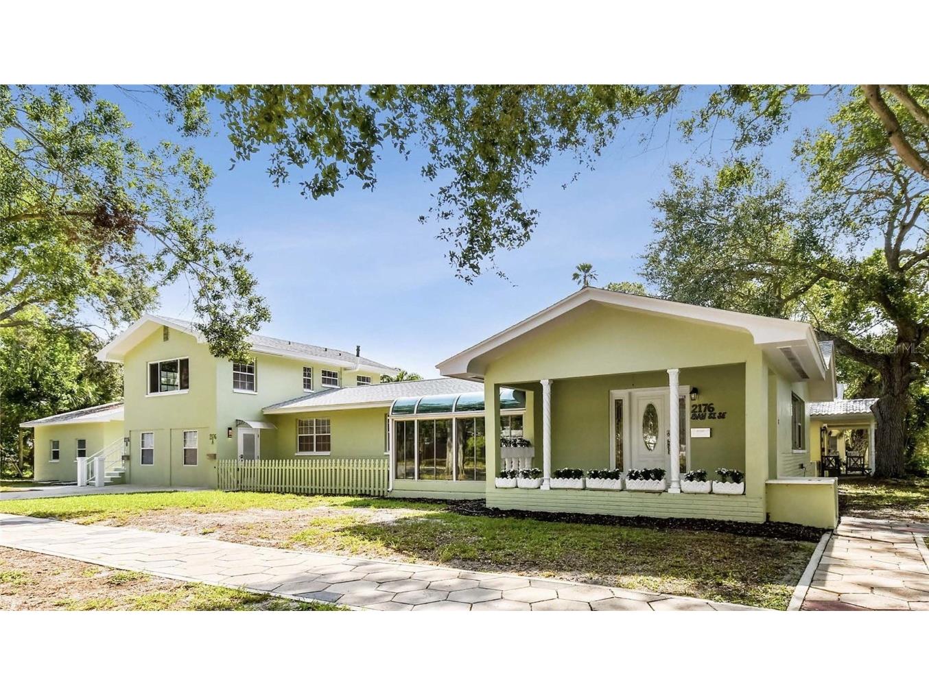 2176 Bay Street SE Saint Petersburg FL 33705 U8206142 image1