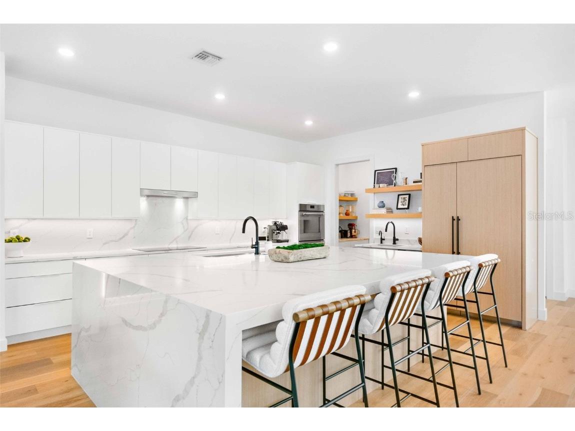 2177 Sunnyside Place Sarasota FL 34239 A4674289 image11