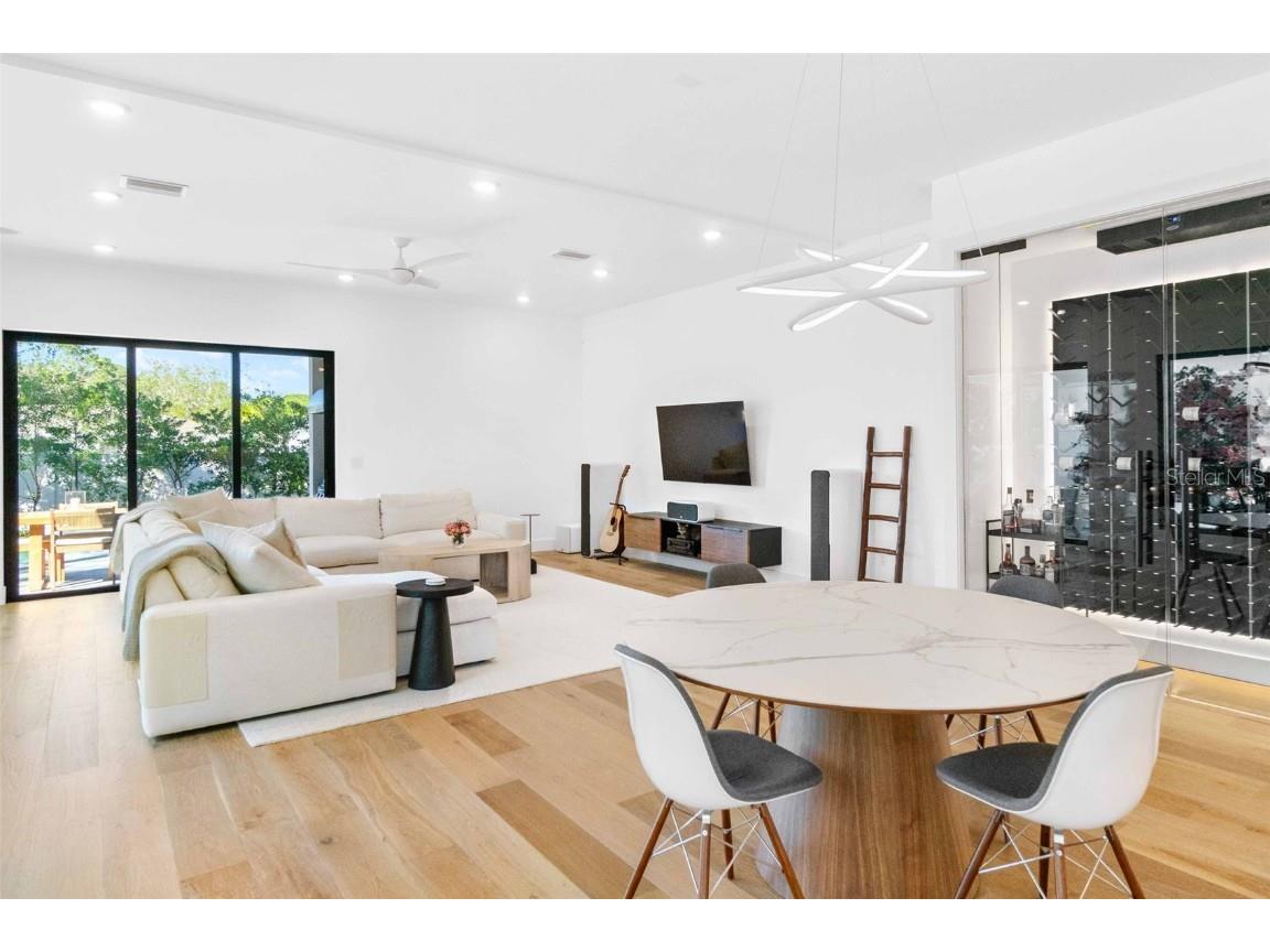 2177 Sunnyside Place Sarasota FL 34239 A4674289 image12