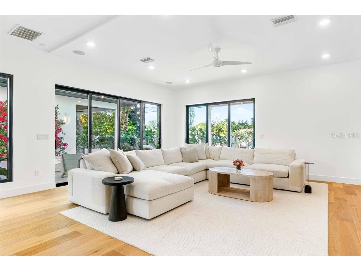 2177 Sunnyside Place Sarasota FL 34239 A4674289 image17