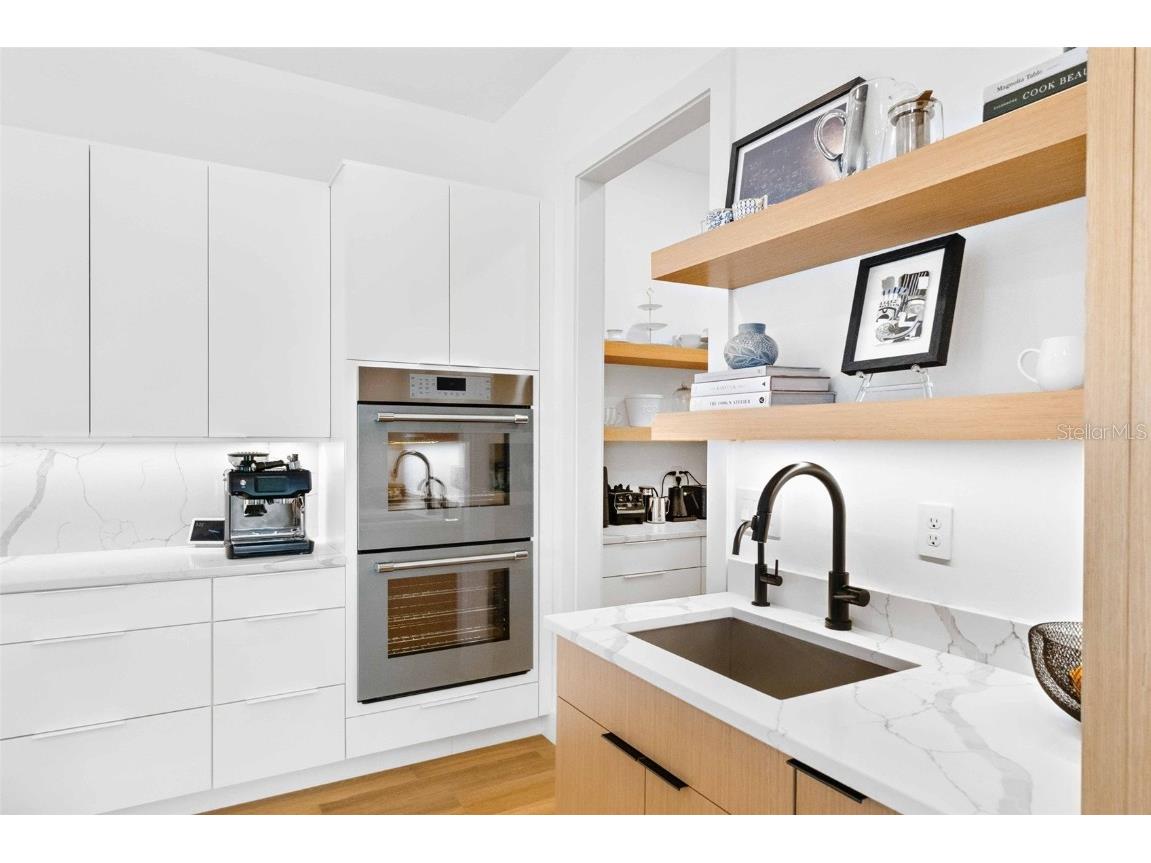 2177 Sunnyside Place Sarasota FL 34239 A4674289 image22