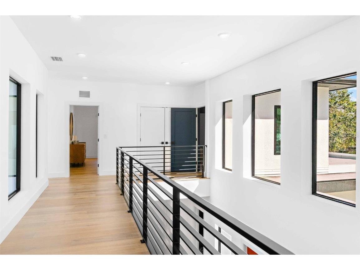 2177 Sunnyside Place Sarasota FL 34239 A4674289 image28