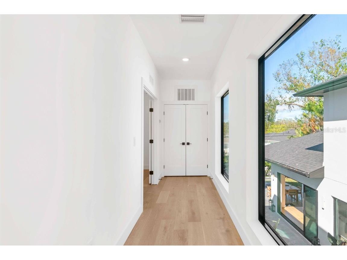 2177 Sunnyside Place Sarasota FL 34239 A4674289 image29