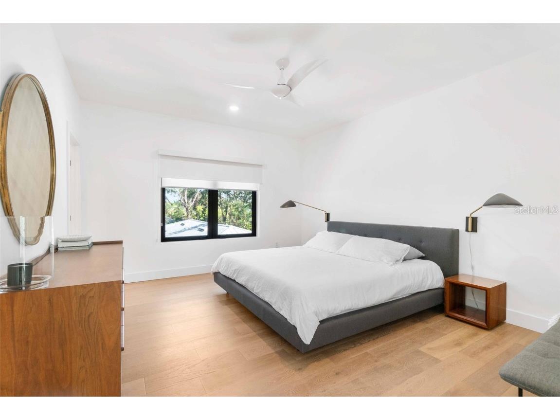 2177 Sunnyside Place Sarasota FL 34239 A4674289 image36