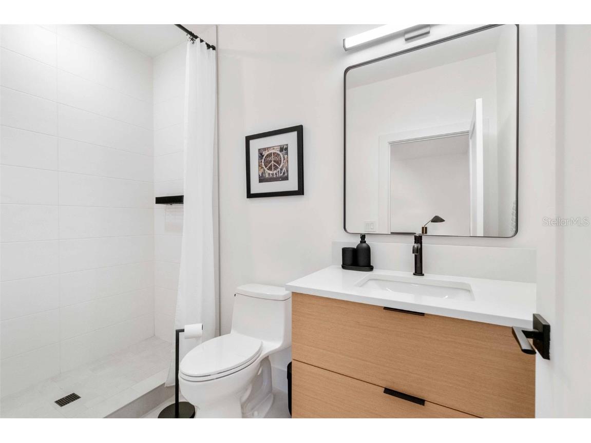 2177 Sunnyside Place Sarasota FL 34239 A4674289 image38