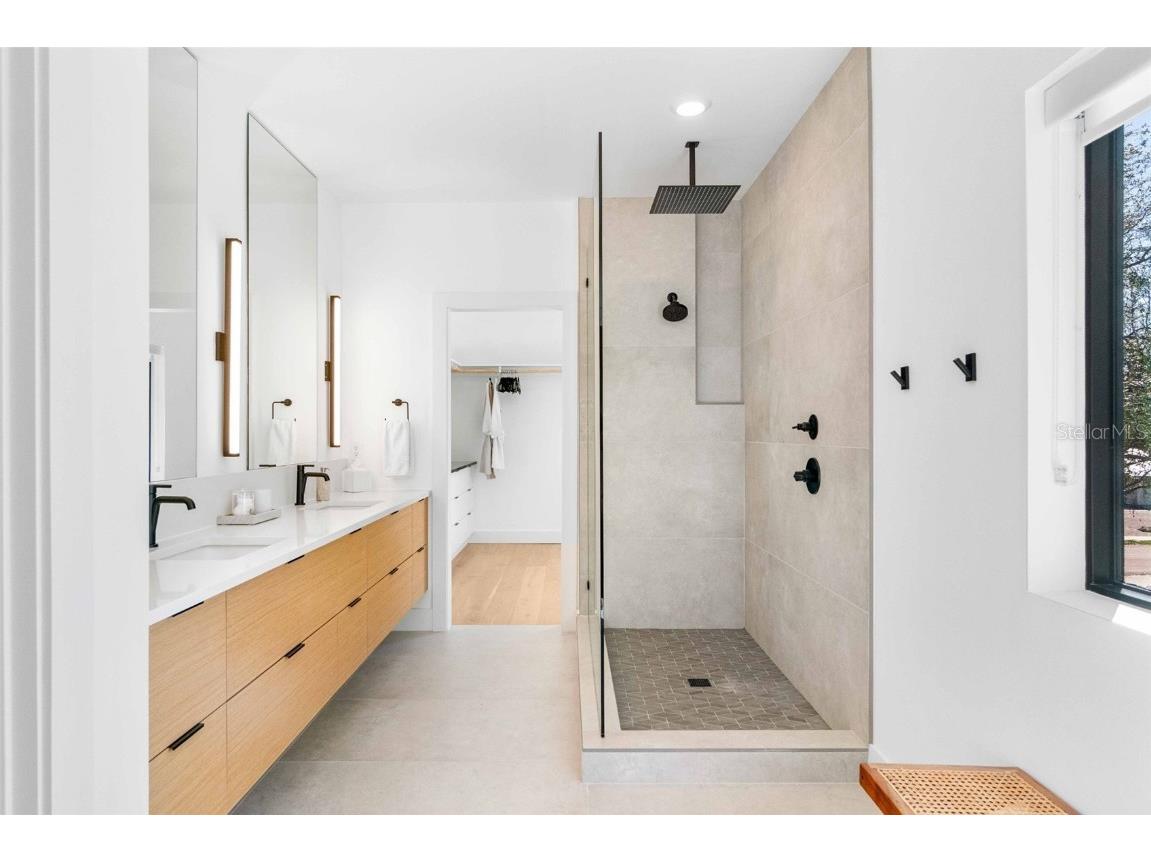 2177 Sunnyside Place Sarasota FL 34239 A4674289 image45