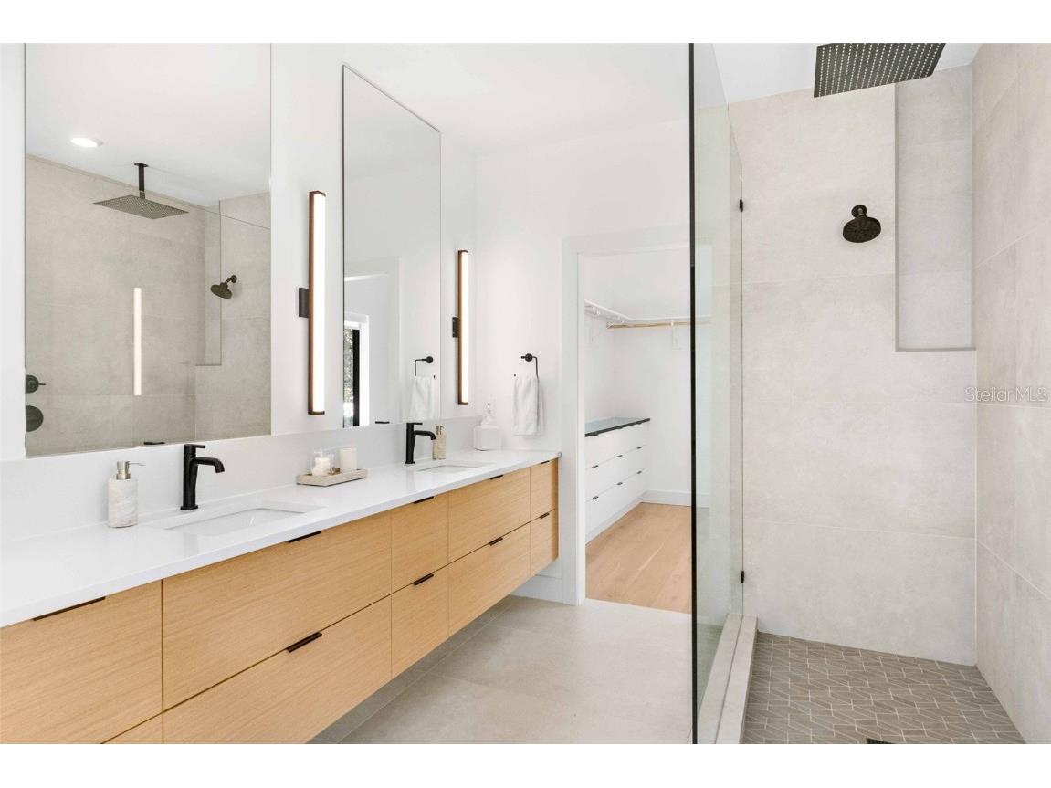 2177 Sunnyside Place Sarasota FL 34239 A4674289 image46