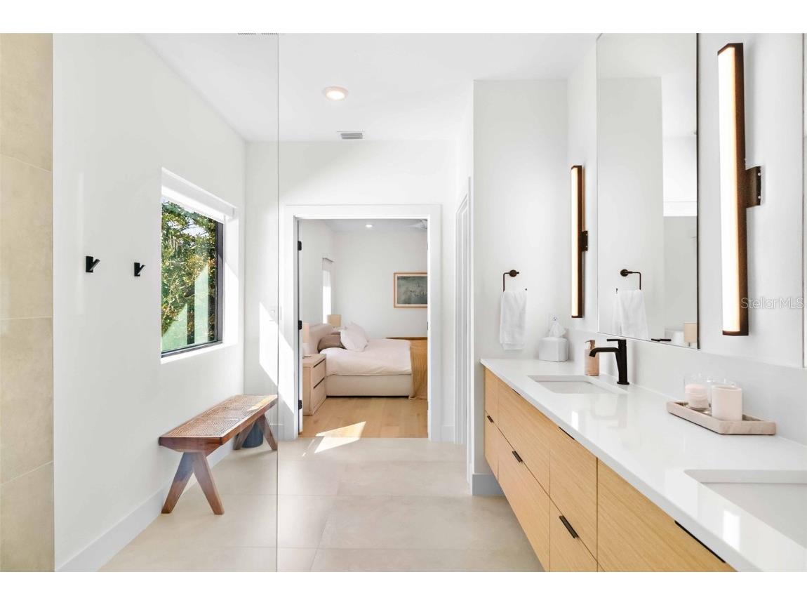 2177 Sunnyside Place Sarasota FL 34239 A4674289 image48