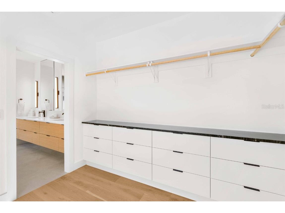 2177 Sunnyside Place Sarasota FL 34239 A4674289 image50