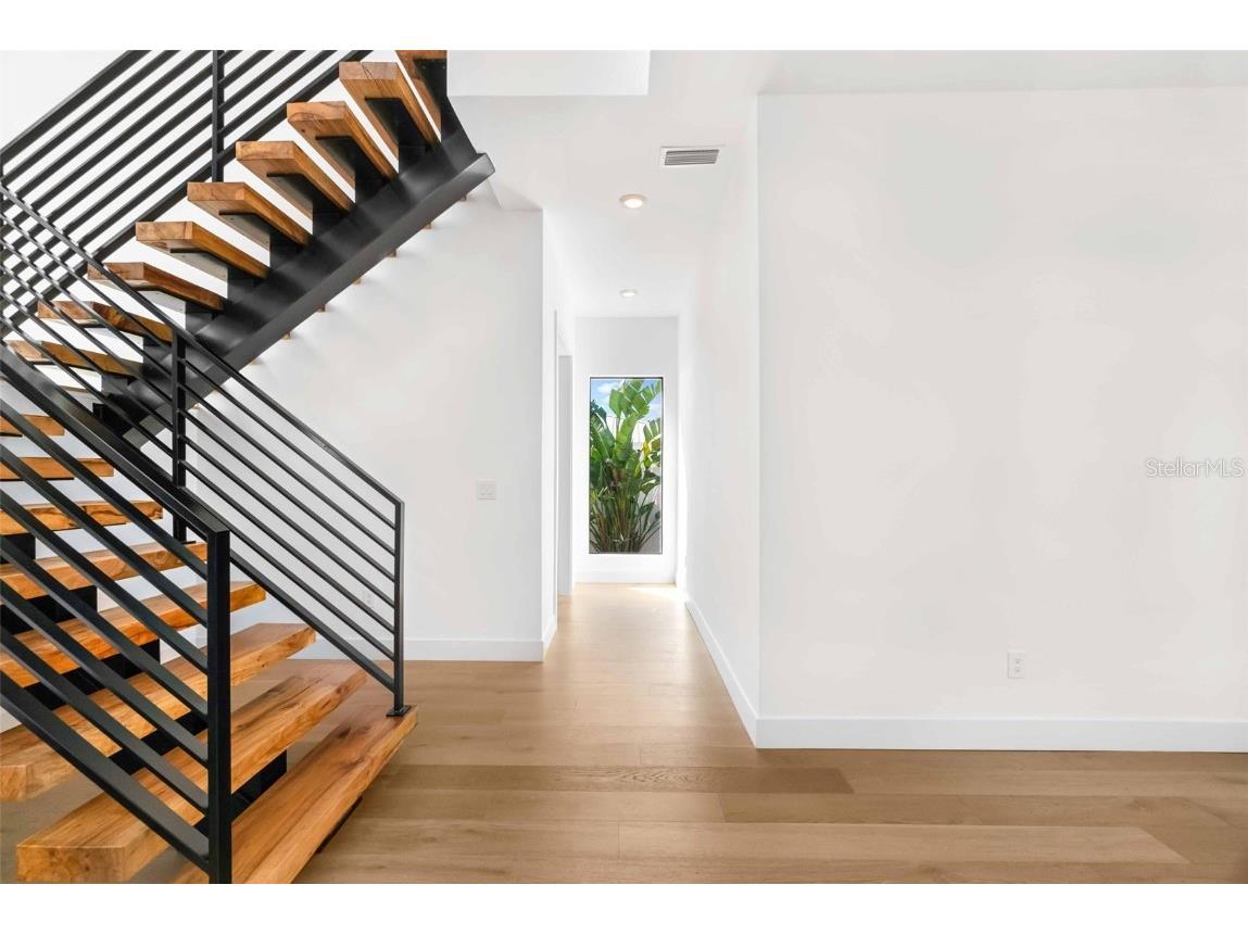 2177 Sunnyside Place Sarasota FL 34239 A4674289 image51