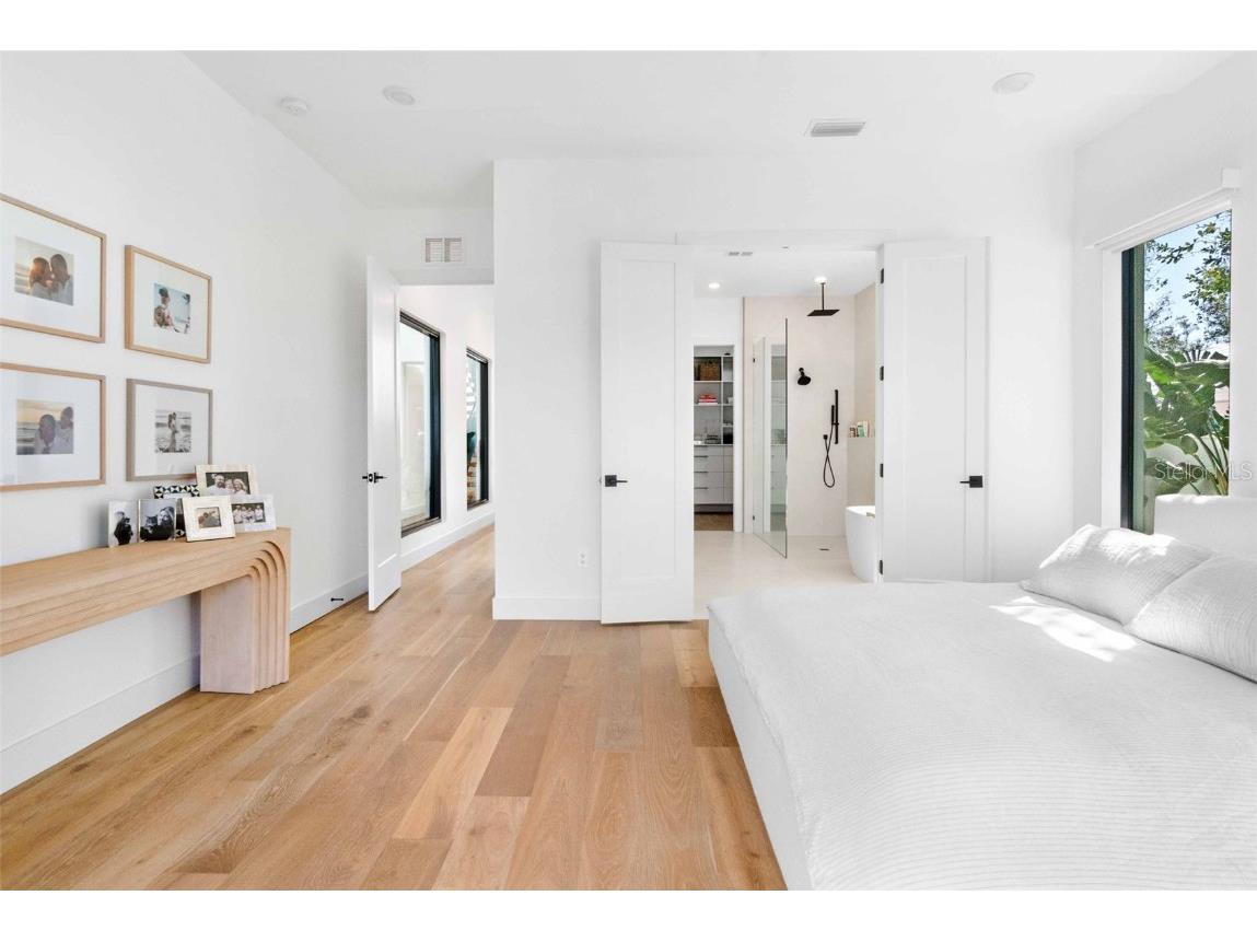 2177 Sunnyside Place Sarasota FL 34239 A4674289 image54