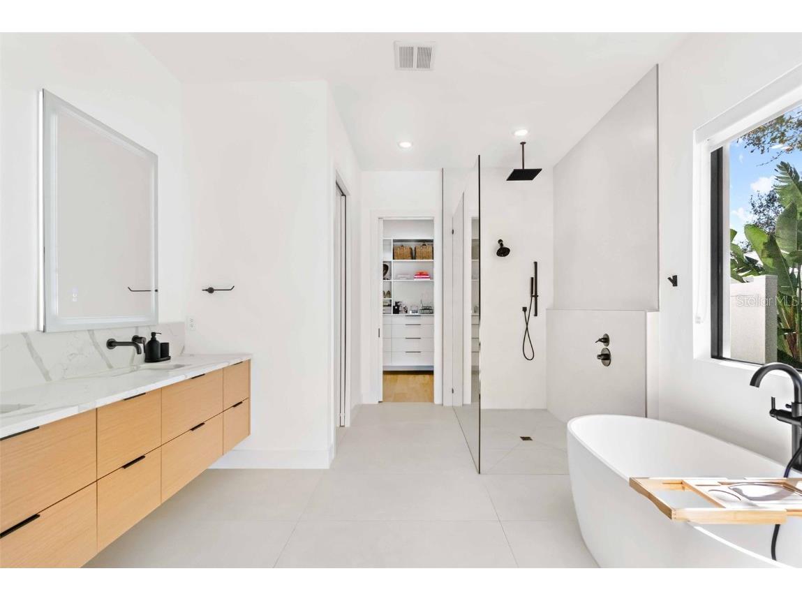 2177 Sunnyside Place Sarasota FL 34239 A4674289 image55