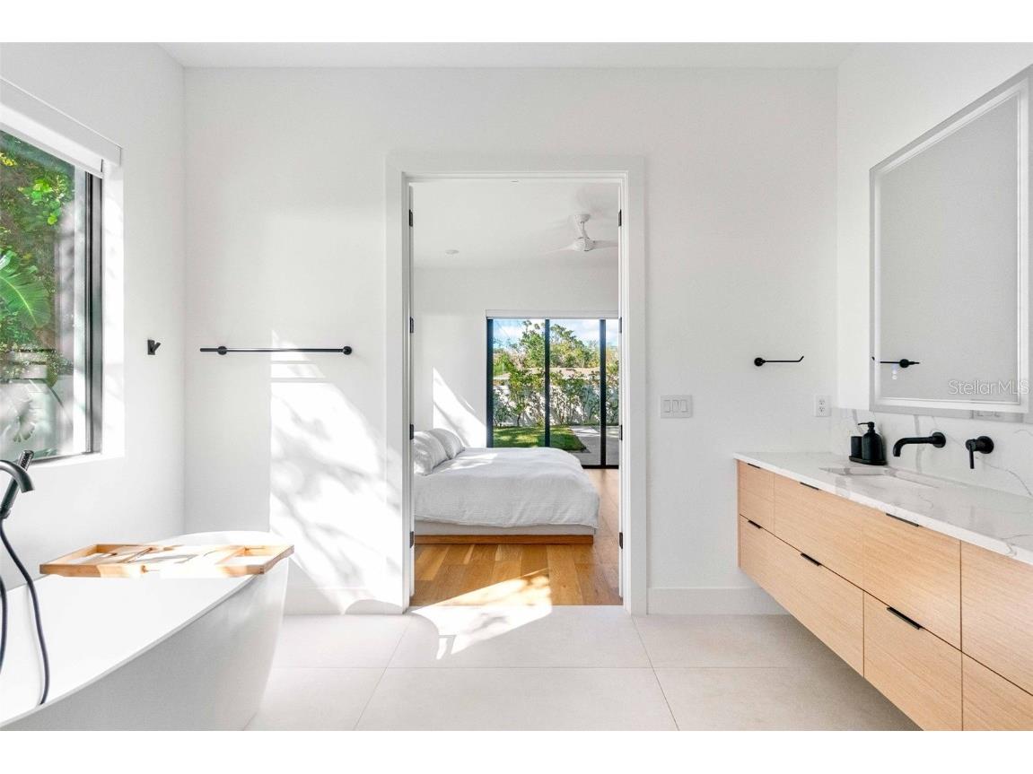 2177 Sunnyside Place Sarasota FL 34239 A4674289 image58