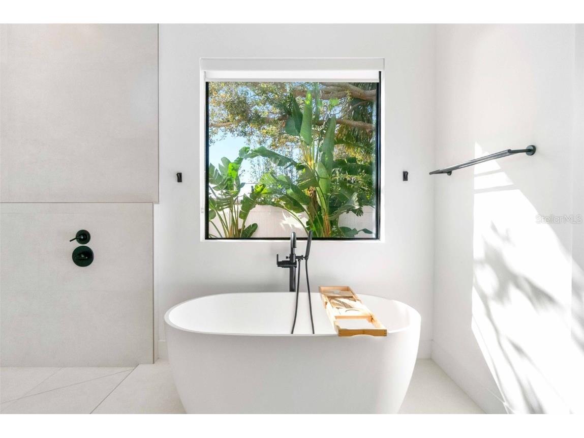 2177 Sunnyside Place Sarasota FL 34239 A4674289 image59