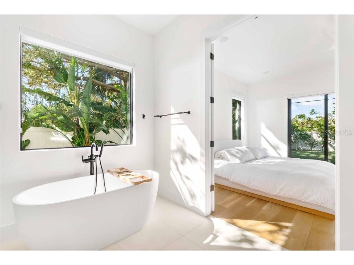 2177 Sunnyside Place Sarasota FL 34239 A4674289 image62