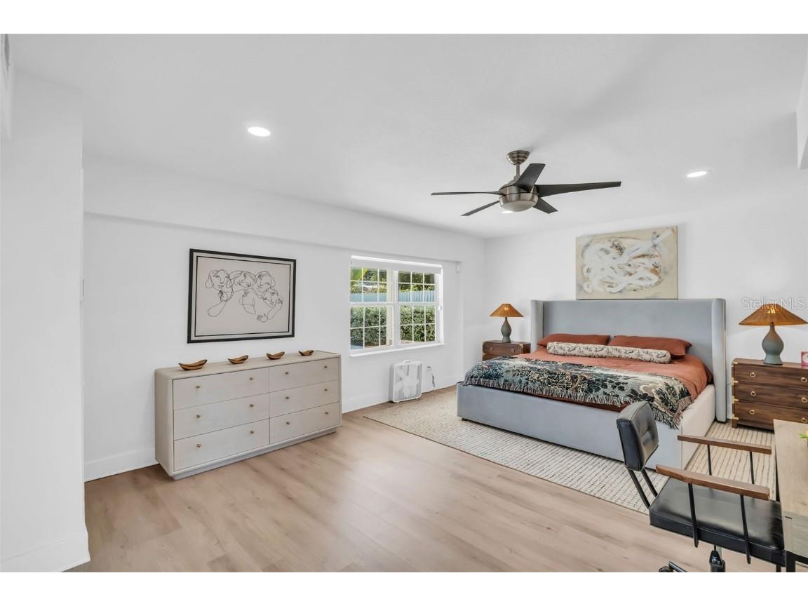 218 49th Avenue N Saint Petersburg FL 33703 TB8435096 image18