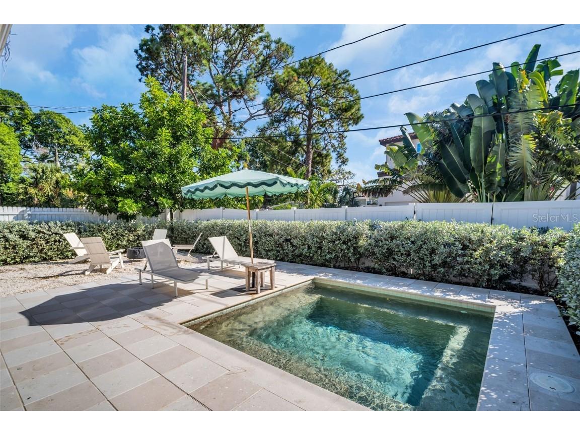 218 49th Avenue N Saint Petersburg FL 33703 TB8435096 image3