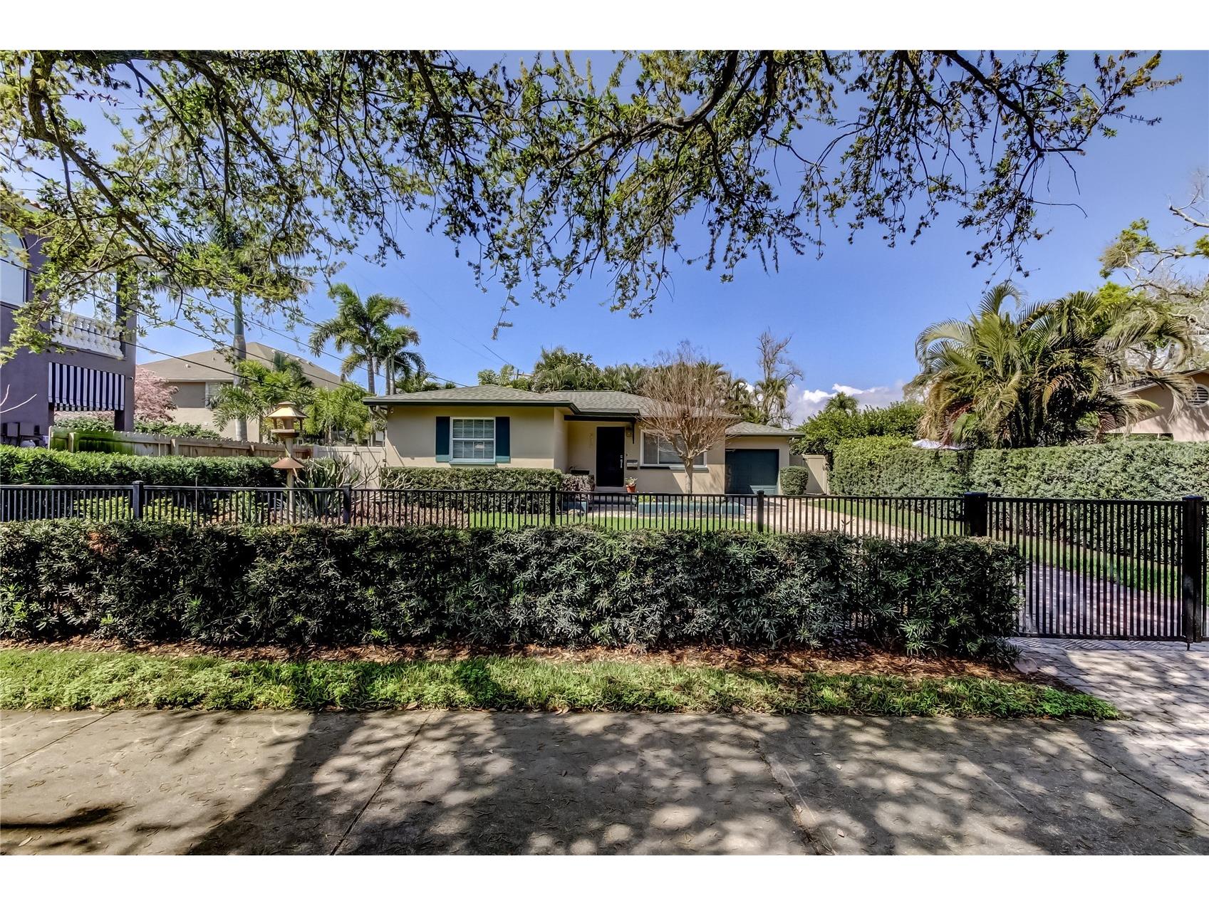 218 Appian Way NE Saint Petersburg FL 33704 TB8481585 image1