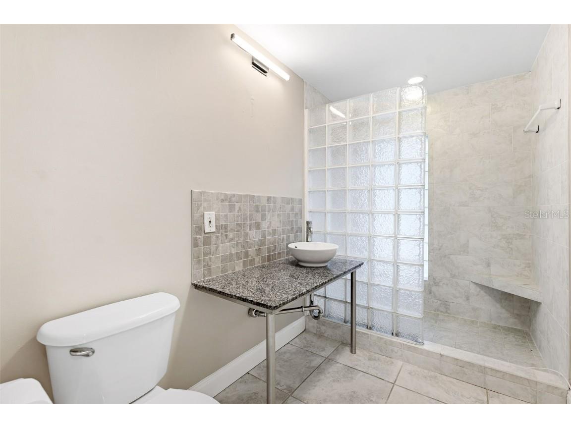 218 Catalan Boulevard NE Saint Petersburg FL 33704 A4673593 image10