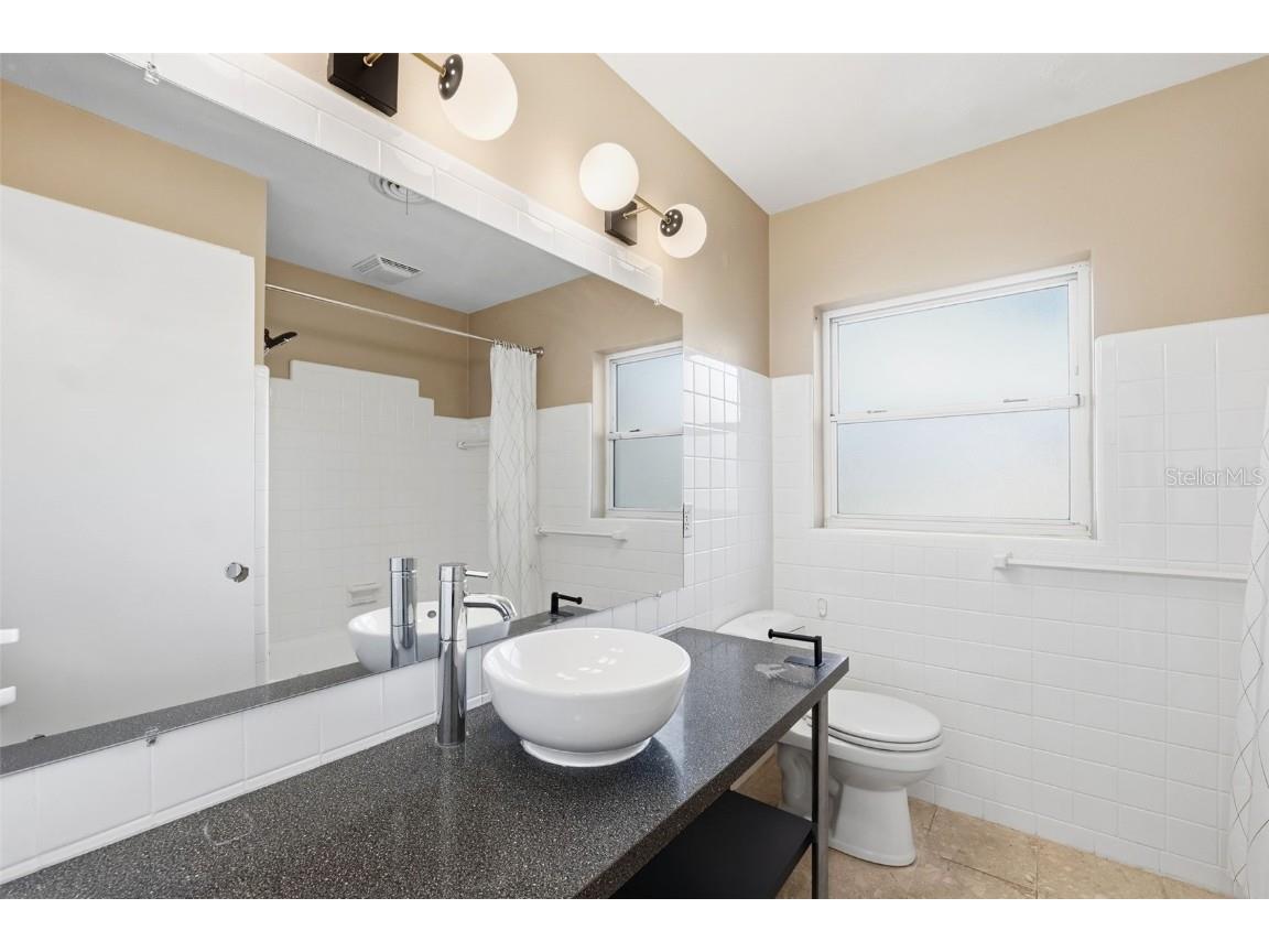 218 Catalan Boulevard NE Saint Petersburg FL 33704 A4673593 image12