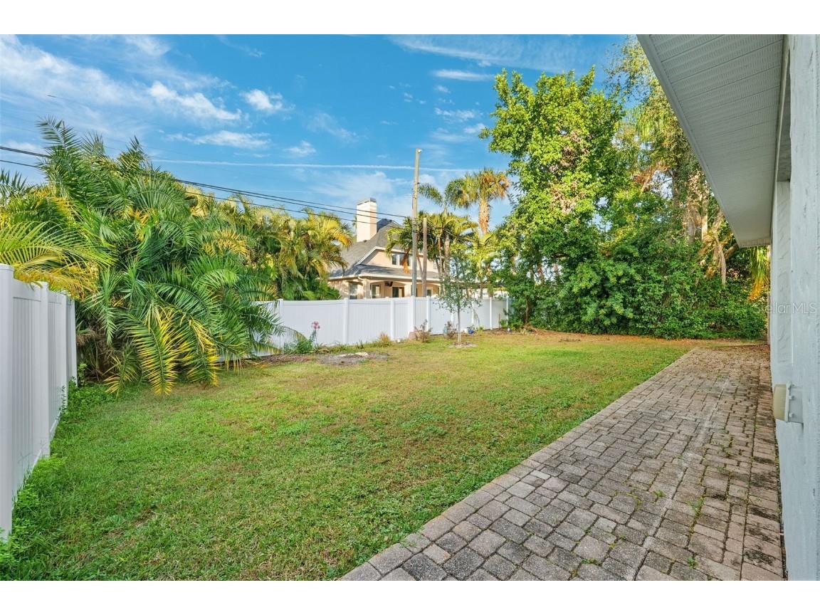 218 Catalan Boulevard NE Saint Petersburg FL 33704 A4673593 image14