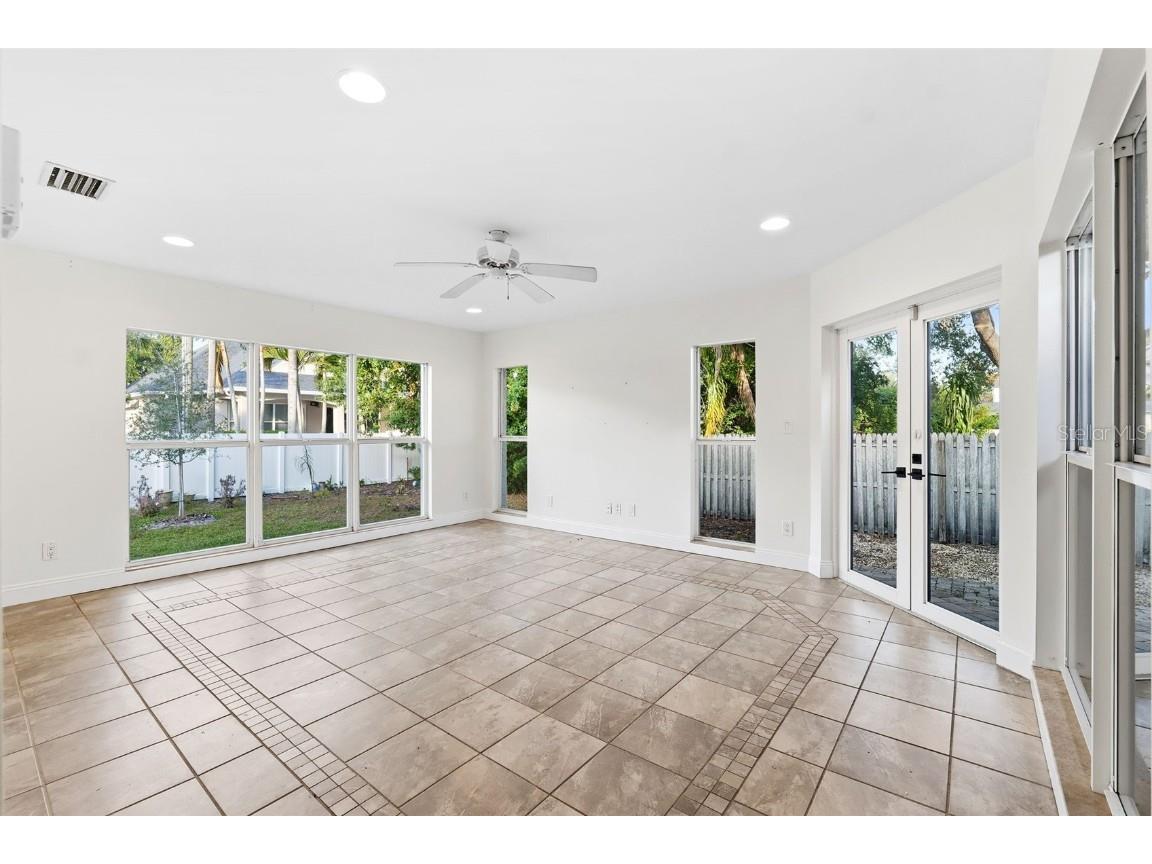 218 Catalan Boulevard NE Saint Petersburg FL 33704 A4673593 image4