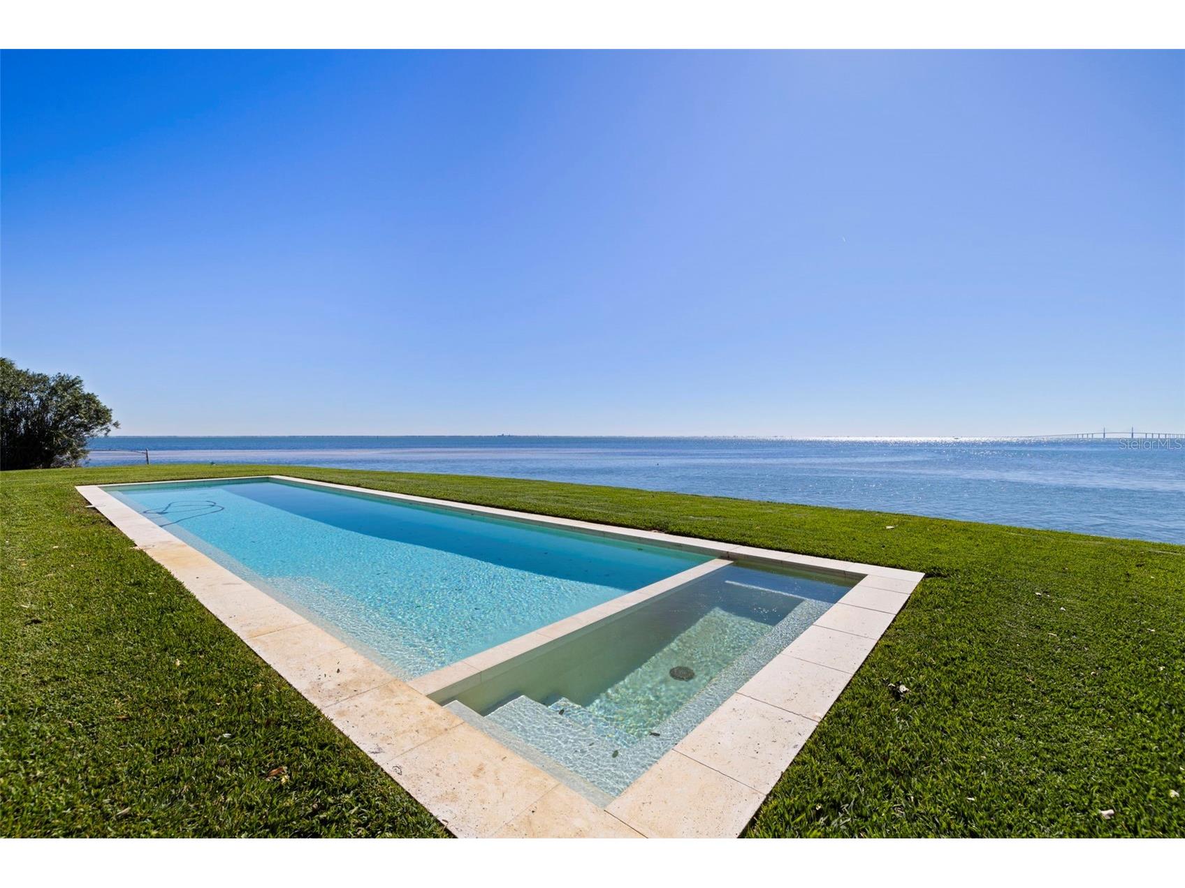 218 Colony Point Road S Saint Petersburg FL 33705 - TAMPA BAY TB8468622 image1