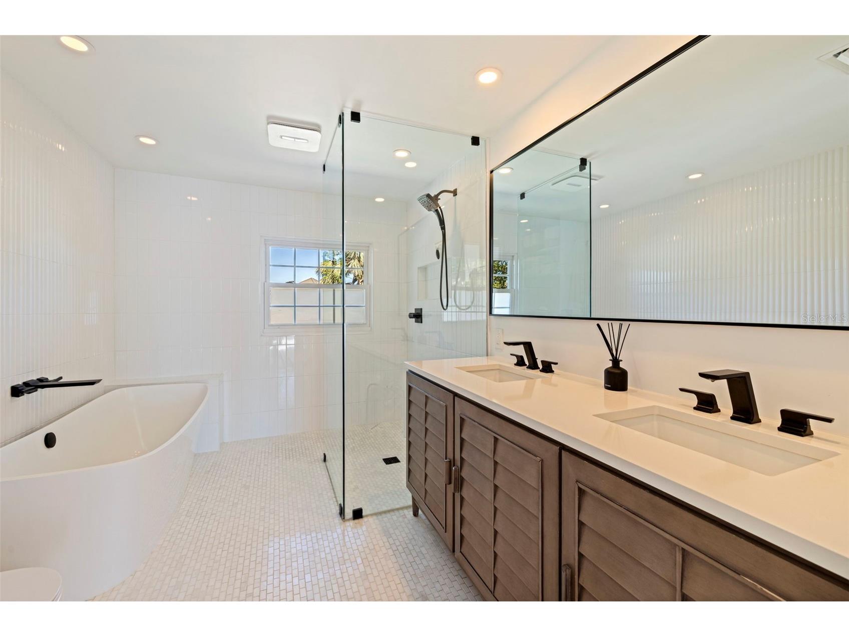 218 Colony Point Road S Saint Petersburg FL 33705 - TAMPA BAY TB8468622 image40