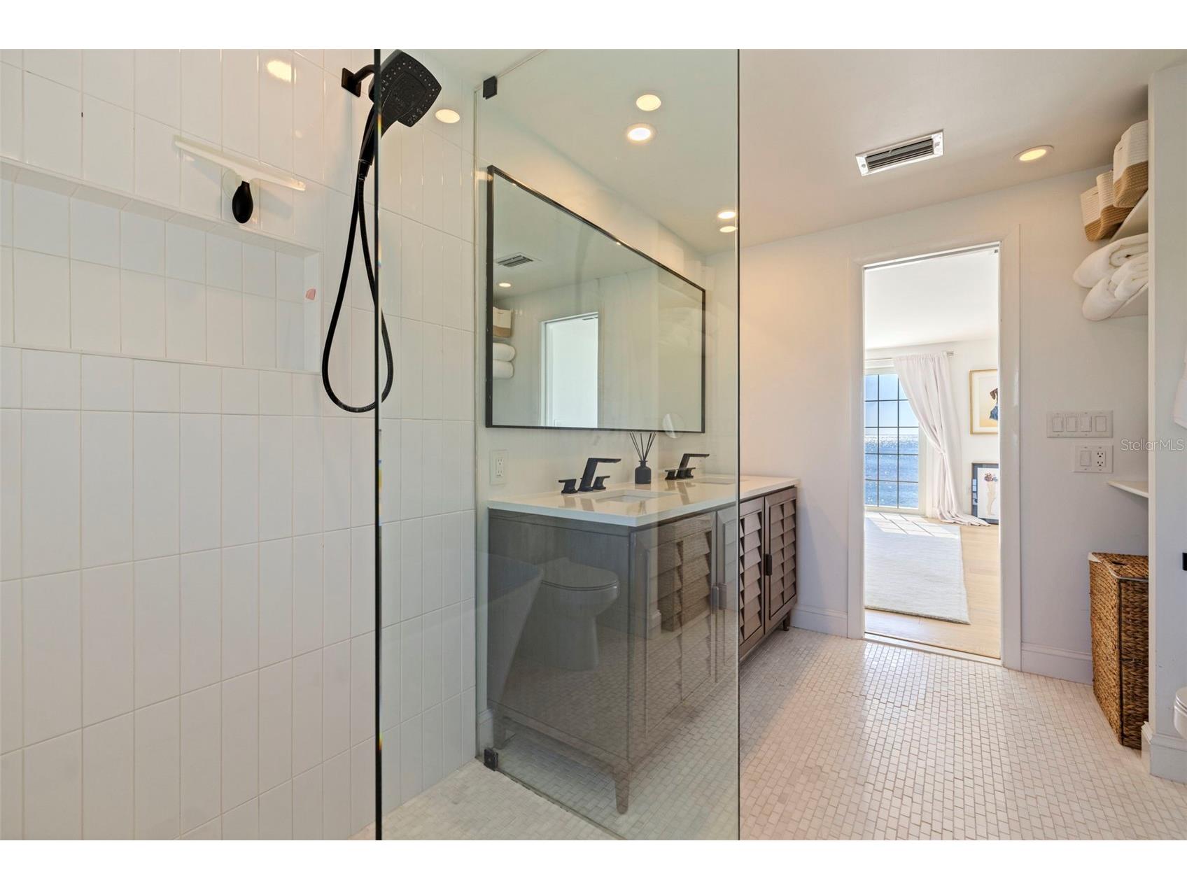 218 Colony Point Road S Saint Petersburg FL 33705 - TAMPA BAY TB8468622 image42