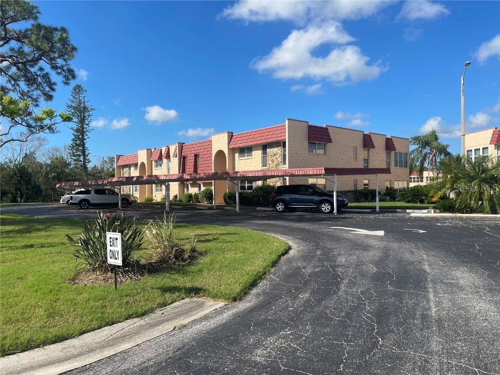 218 Dogwood Circle Seminole FL 33777 TB8441516 image5