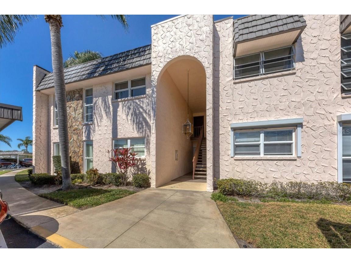 218 Fernwood Circle #218 Seminole FL 33777 A4560879 image1