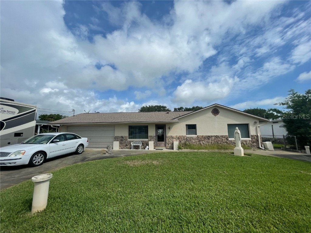 218 Gary Avenue Oak Hill FL 32759 O6105046 image1