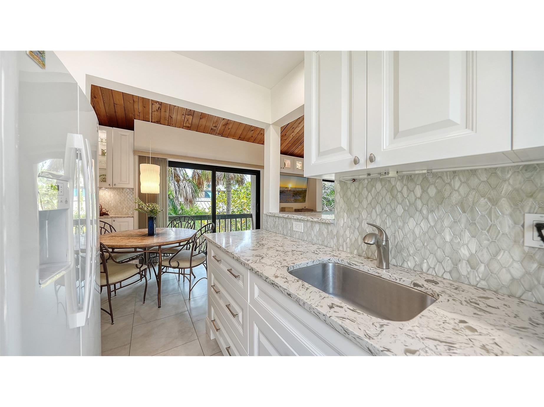 218 Pass Key Road #218 Sarasota FL 34242 - GULF OF MEXICO A4689143 image16