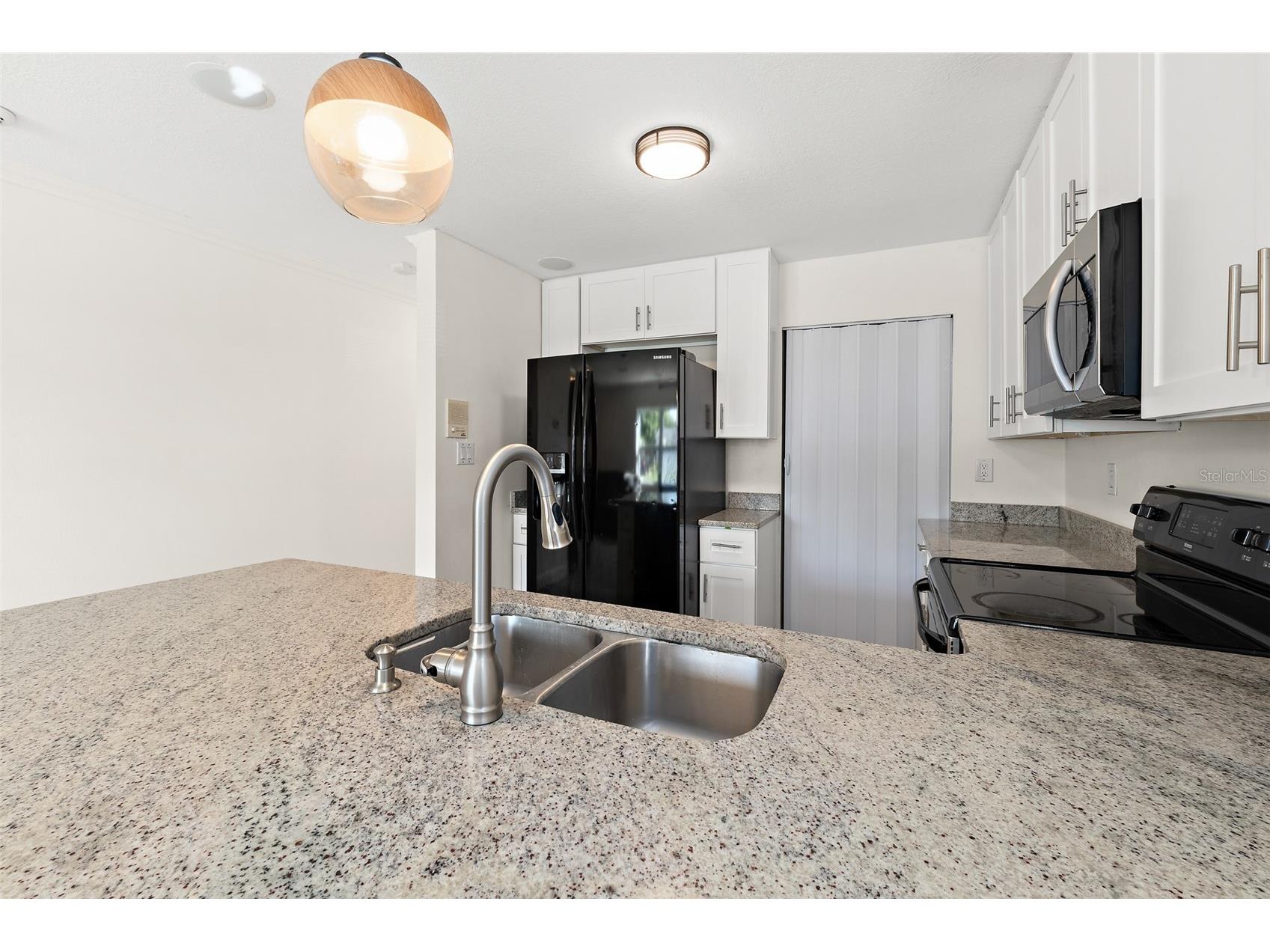 218 Prince Avenue Melbourne FL 32901 O6385570 image3