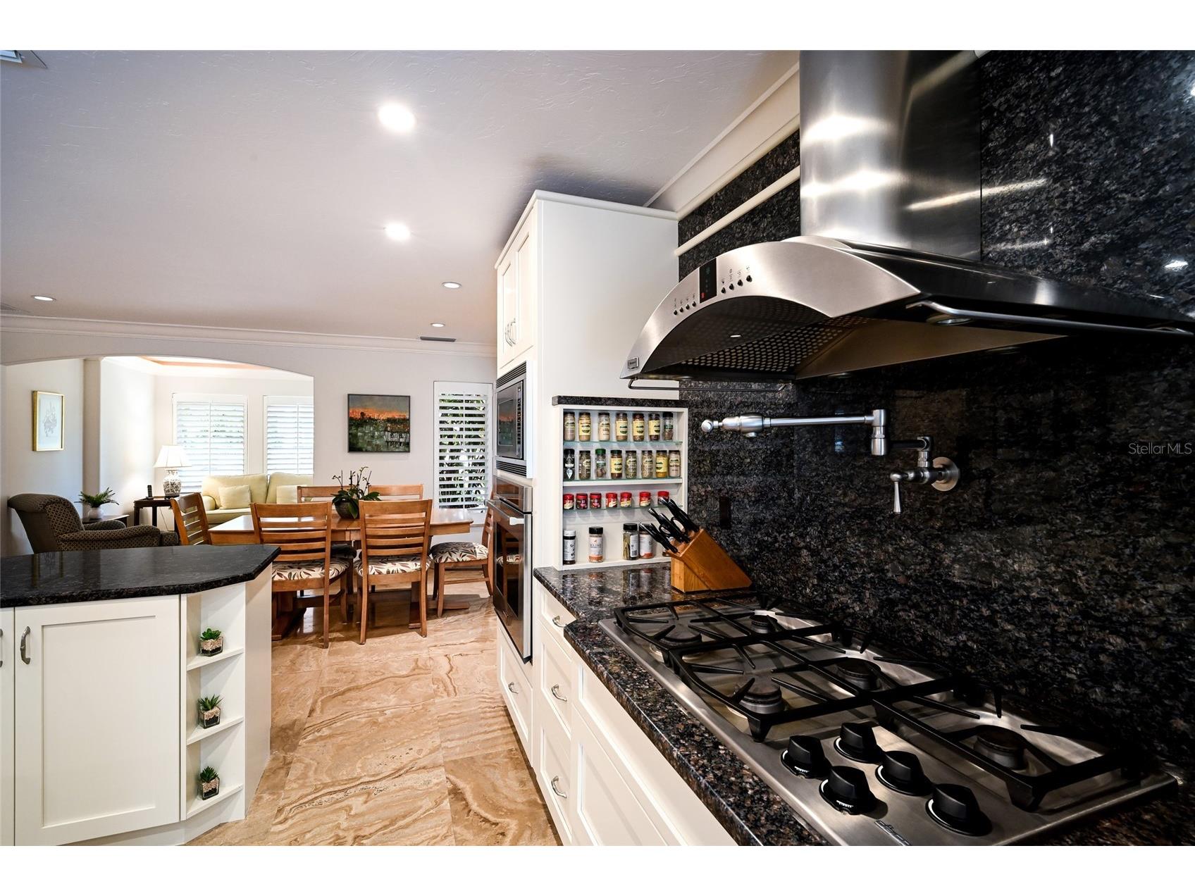 218 Robin Drive Sarasota FL 34236 A4685085 image14